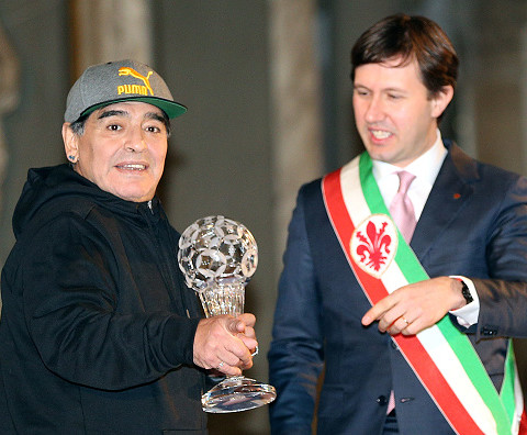 Maradona Receives Trophy as Member of the Hall of Fame in Italy