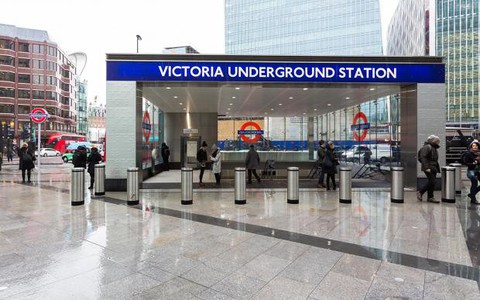 Stacja metra Victoria po rewitalizacji - nowoczesna i bardziej dostępna