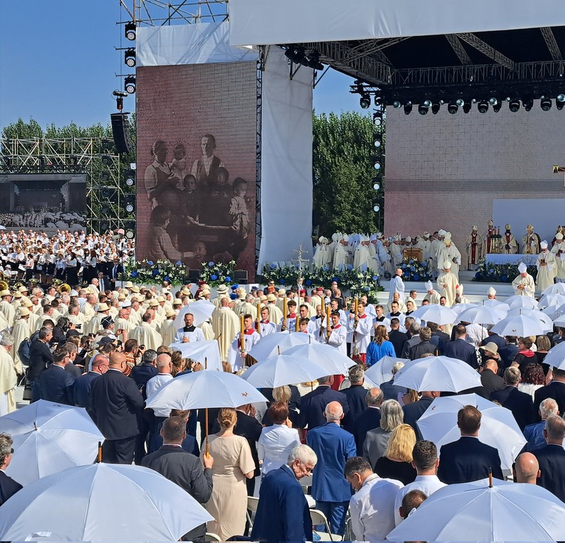 Brytyjskie media o beatyfikacji Ulmów: Pierwszy raz beatyfikowano całą rodzinę