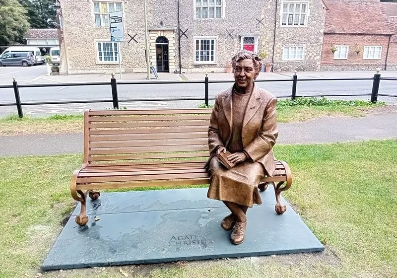Agatha Christie ma pomnik w mieście, w którym spędziła większość swojego życia