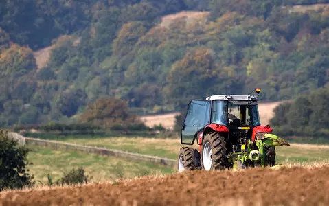 Farmers 'struggling' to recruit harvest workers