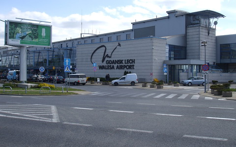 Lech Walesa Airport with record high