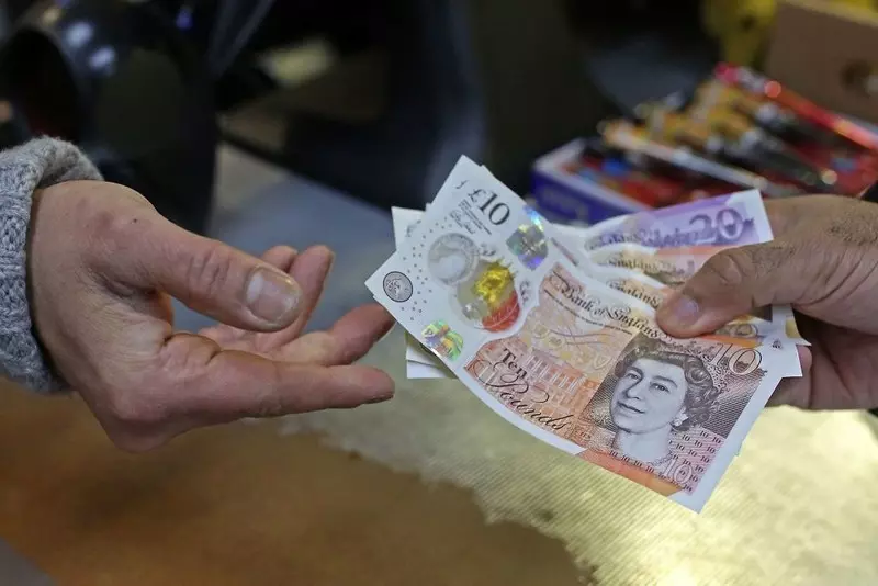 Po raz pierwszy od 10 lat w UK wzrosła liczba płatności gotówkowych