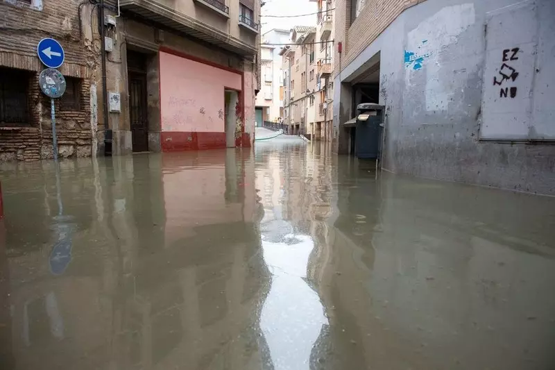 Hiszpania: Ulewne deszcze w prowincji Walencja, w szkołach zawieszono lekcje
