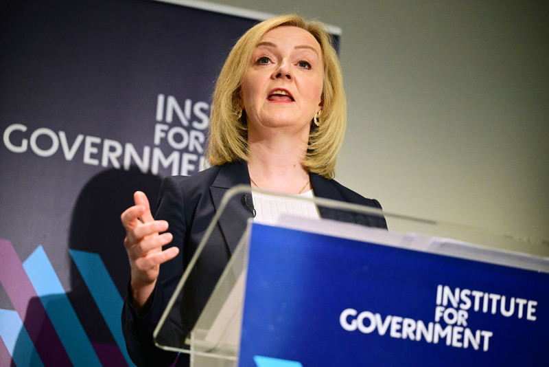 Liz Truss wzywa Rishiego Sunaka do obniżenia podatków w kraju