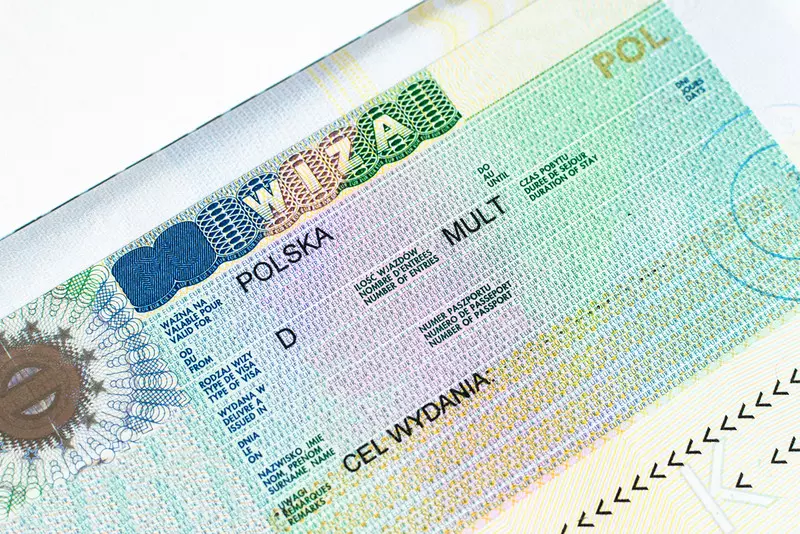 Niemal 40 proc. Polaków uważa, że tzw. afera wizowa nie będzie miała wpływu na wynik PiS w wyborach