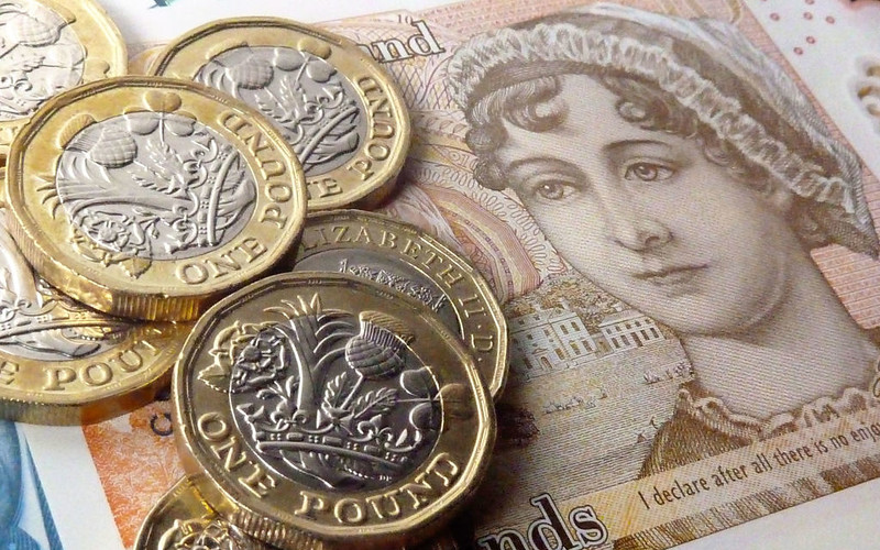Co 3. osoba w UK trzyma oszczędności na rachunku bieżącym