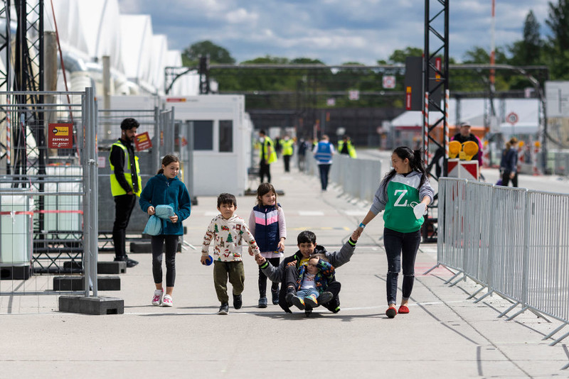 Media: Berlin jest na granicy możliwości, trzeba szybko stworzyć 4 000 miejsc dla imigrantów