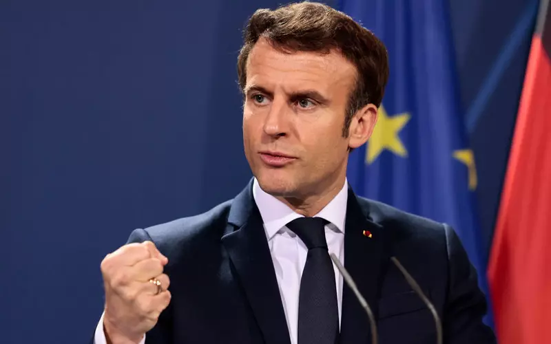 Prezydent Macron o problemie imigracji: Nie możemy przyjąć całej nędzy tego świata
