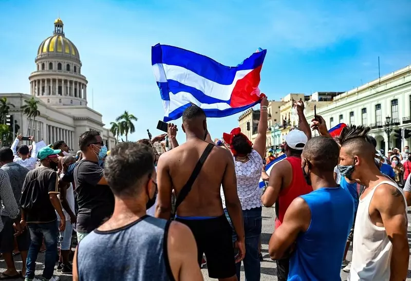 Politico: Rosja szuka nowych rekrutów na Kubie, by wysłać ich na ukraiński front