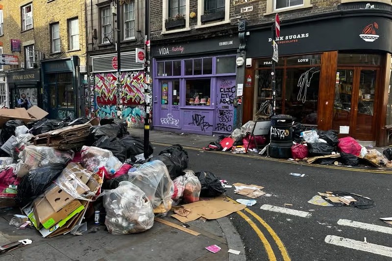 Thousands of bin bags litter London streets as strike extended for two weeks