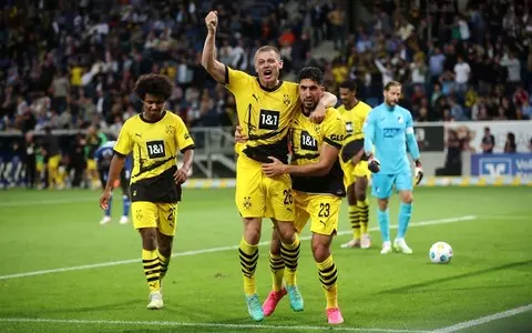 Borussia Dortmund in the lead