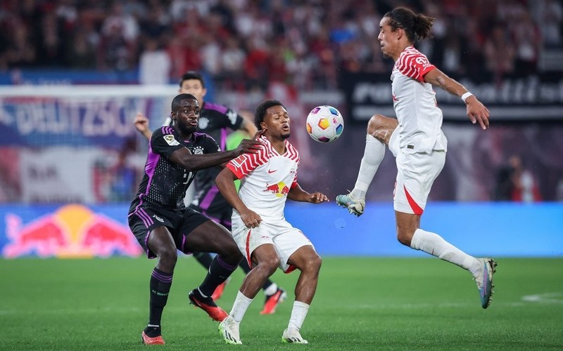 Bayern Monachium zremisował w Lipsku. Bayer Leverkusen liderem