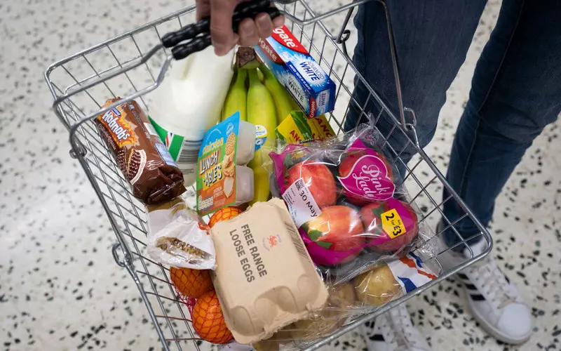 Ceny żywności w UK po raz pierwszy od dwóch lat zaczęły spadać