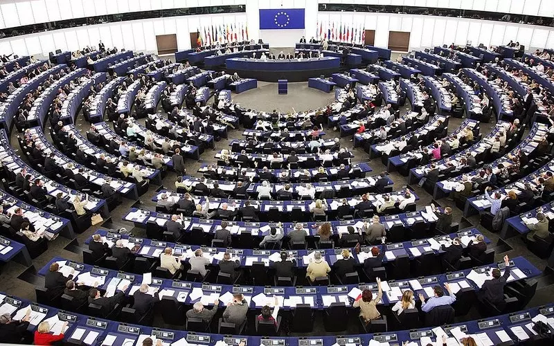 W Parlamencie Europejskim debata o sprzedaży wiz Schengen: "Polski rząd poniósł fiasko"