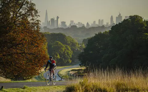 Female drivers being abused by male cyclists in Richmond Park, say police