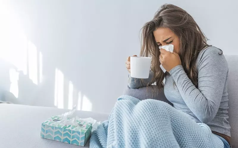 Badania: Podobnie jak long COVID, może nam dokuczać tzw. długie przeziębienie 