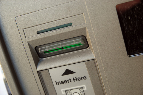 Znikną darmowe bankomaty na Wyspach? Londyn najbardziej zagrożony