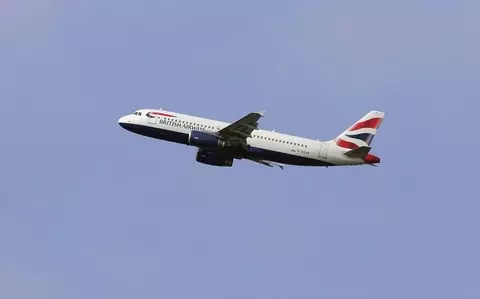 British Airways plane turned back before landing in Tel Aviv, airline suspends flights to Israel