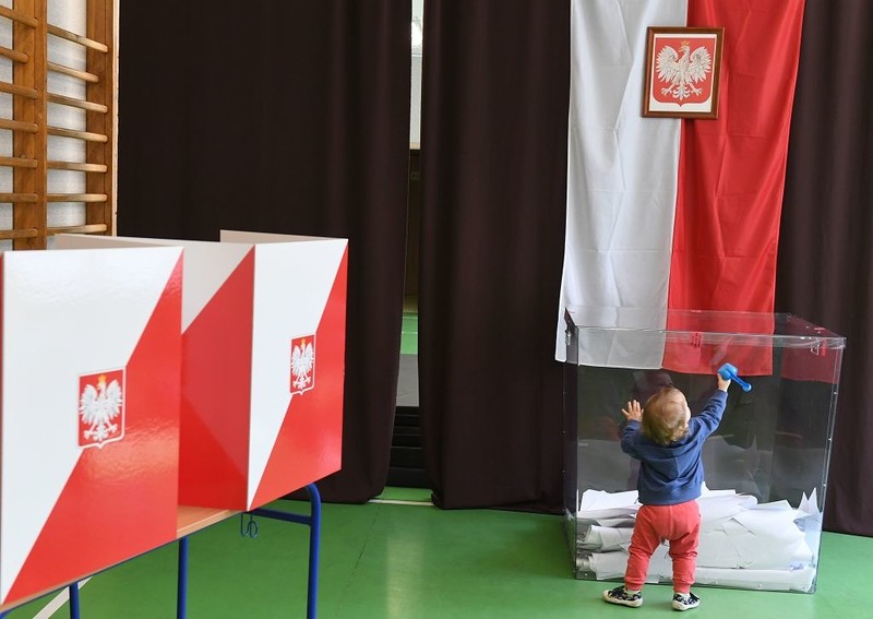 Wybory: Co dzieje się po zamknięciu lokalu wyborczego, czyli jak są liczone głosy