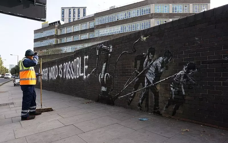 Suspected new Banksy artwork appears near Edgware Road Underground Station