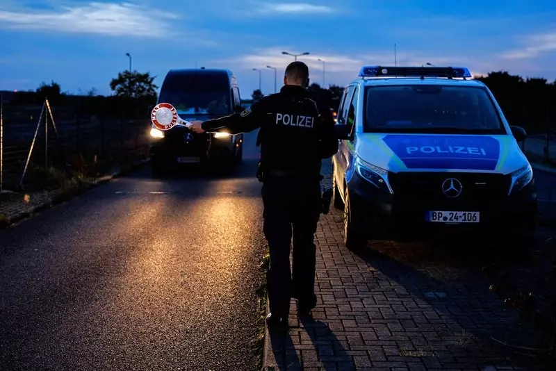 Niemcy: Policja rozpoczęła stacjonarne kontrole na wschodnich granicach, w tym z Polską