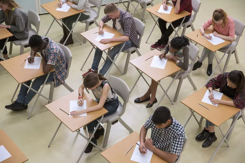 Anglia: Egzaminy GCSE z języka włoskiego i polskiego będą przeprowadzane elektronicznie