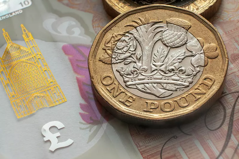 Brytyjskie ONS: Po raz pierwszy od prawie dwóch lat płace w UK rosną szybciej niż inflacja