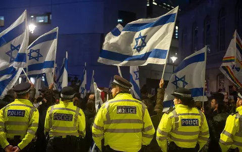 Visitors to UK who incite antisemitism will be removed, says minister