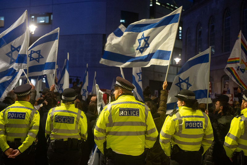 Visitors to UK who incite antisemitism will be removed, says minister