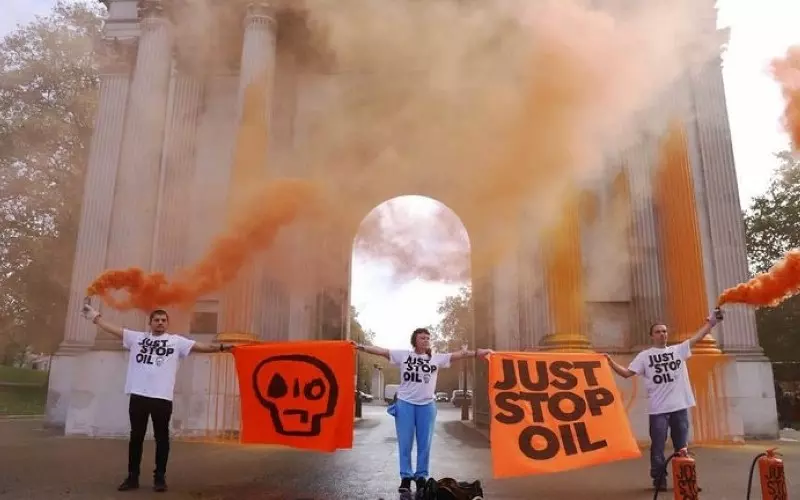 Aktywiści klimatyczni oblali farbą prawie 200-letni łuk triumfalny w Londynie