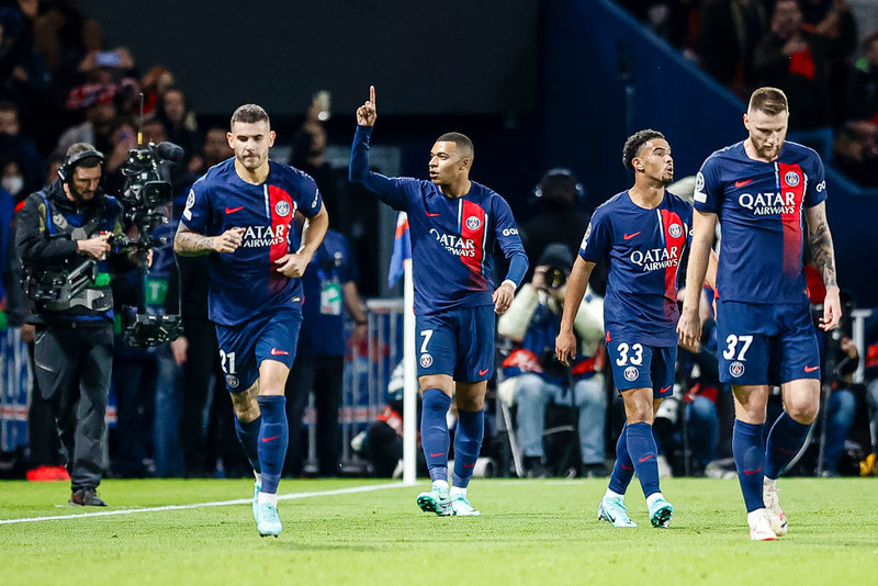 Liga Mistrzów: Zwycięstwa faworytów, popis PSG