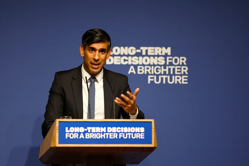 Rishi Sunak: Rozwój AI jest jak rewolucja przemysłowa, ale niesie też ryzyko