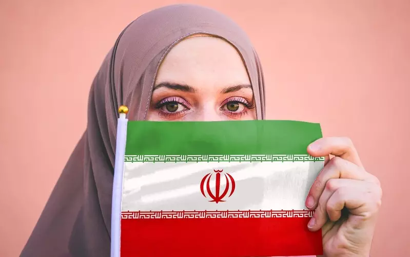 Iran: 84 procent ankietowanych przeciwko obowiązkowi zasłaniania włosów przez kobiety