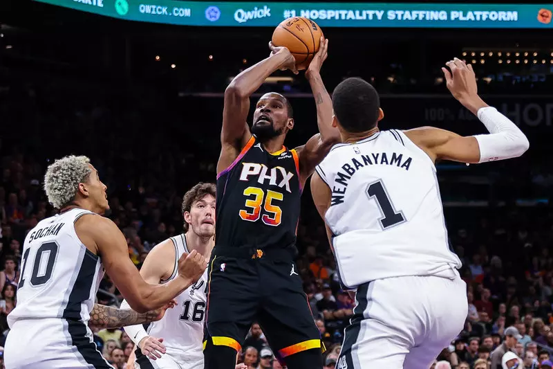 Liga NBA: Osiem punktów Sochana, niesamowita wygrana Spurs
