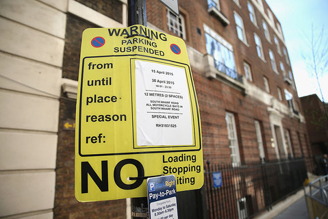Kierowcy z Londynu spędzają 5 dni rocznie na poszukiwaniu wolnych miejsc parkingowych