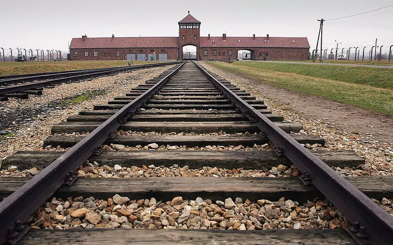 Niemcy: Wzrost liczby ataków skrajnej prawicy na miejsca pamięci w obozach koncentracyjnych