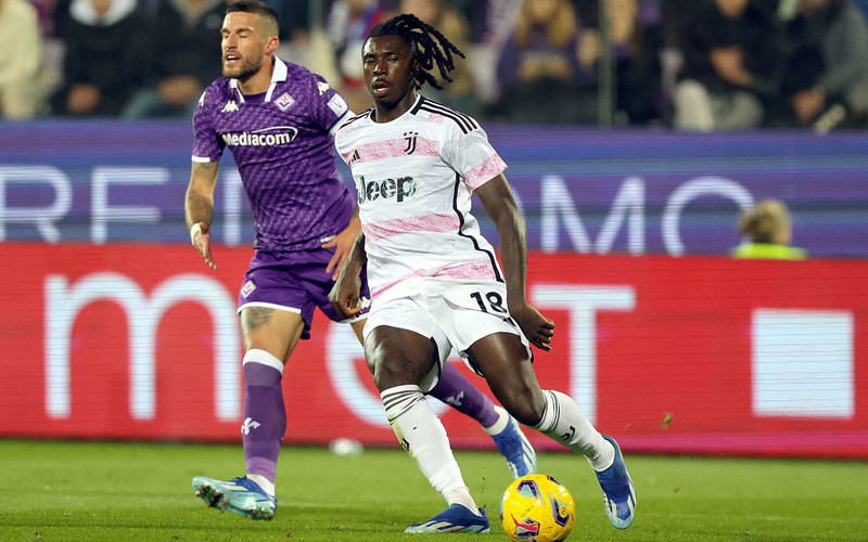 Juventus won in Florence, still two points behind Inter. Juventus players