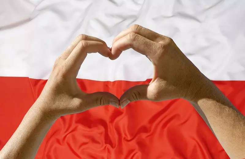 Independence Day: Poles in Poland and abroad sang the Polish anthem together