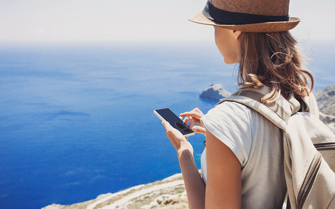 UK tourists face mobile phone roaming charges post-Brexit, analysis says 
