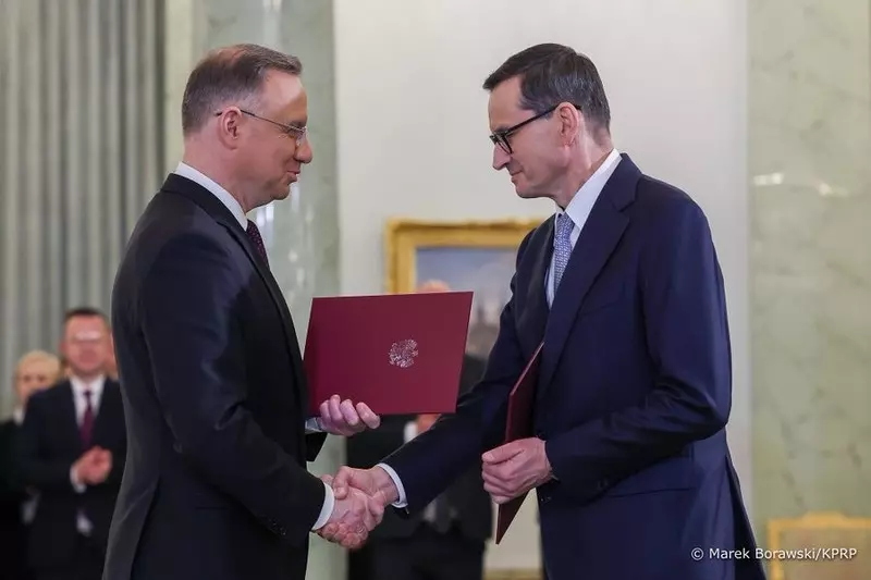 Polska po wyborach: Nowi marszałkowie Sejmu i Senatu, premier na razie ten sam