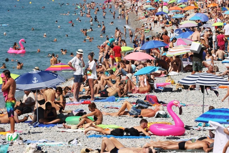 France: Nice bans smoking on all beaches from 2024