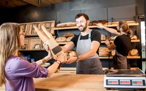 French baker allows clients to pick the price to fight inflation