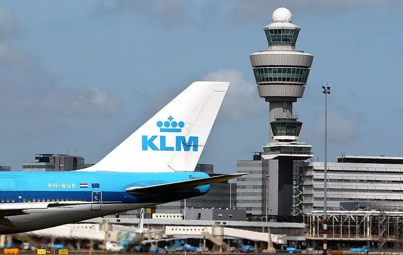 Lotnisko w Amsterdamie może ograniczyć liczbę lotów z powodu braku kontrolerów ruchu