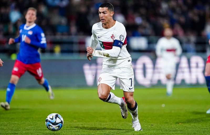 Euro 2024 qualifying: Hungary and Slovakia advance, Ronaldo breaks record