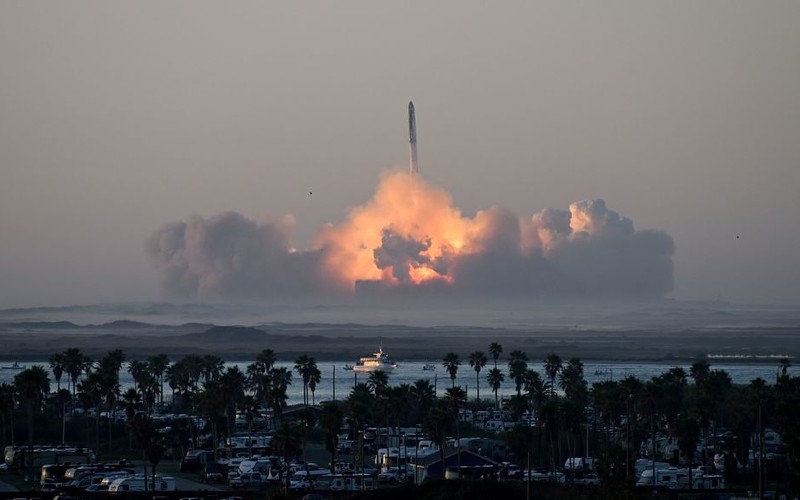 USA: Próba statku kosmicznego SpaceX zakończyła się eksplozją