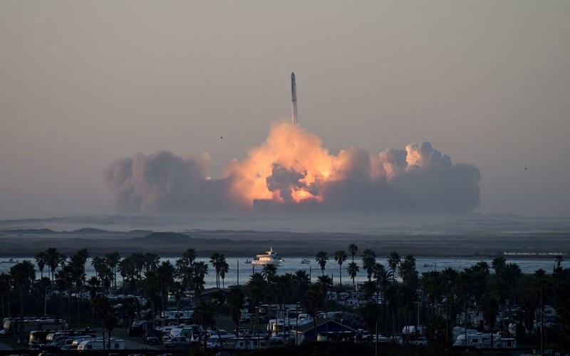 USA: Próba statku kosmicznego SpaceX zakończyła się eksplozją