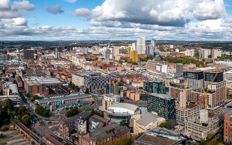 Leeds w czołówce brytyjskich miast z najwyższymi wynagrodzeniami poza Londynem