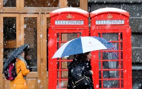 Widespread snow heading for the UK - with '2cm per hour' expected across the country