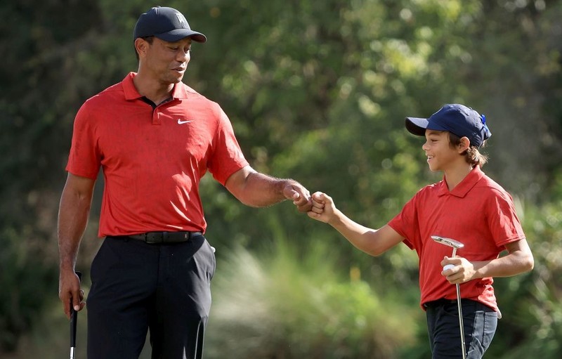 Słynny golfista Woods ponownie zagra wspólnie z synem Charliem